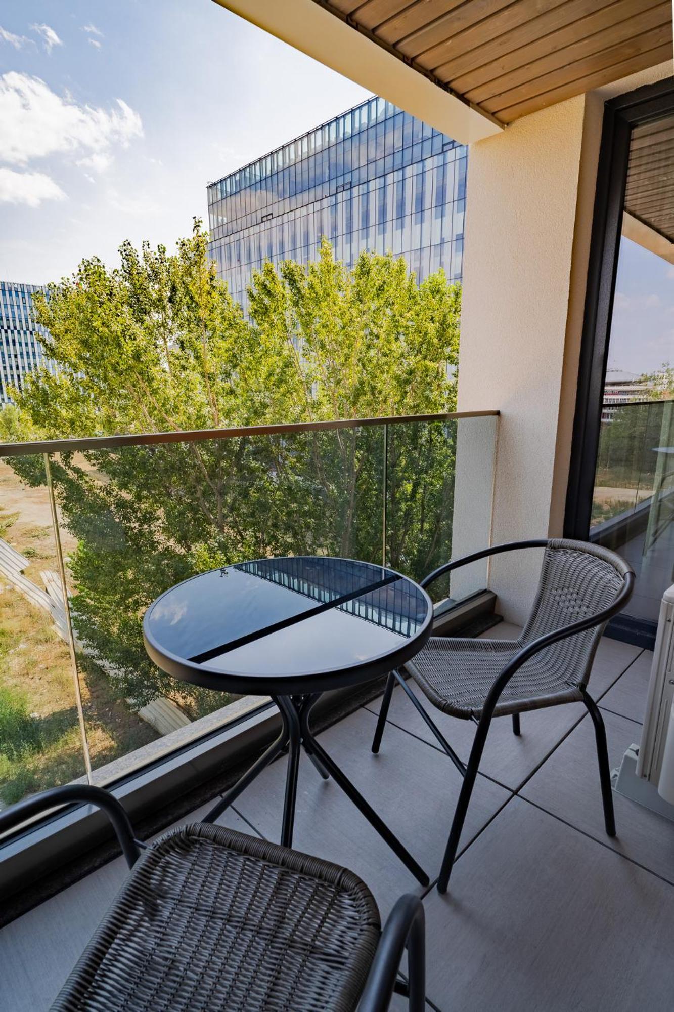Amazing View Apartments - Iuliu Maniu & Politehnica Park Bükreş Dış mekan fotoğraf